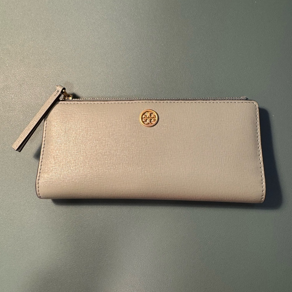Tory Burch Pale Gray Zip Wallet with Gold Logo